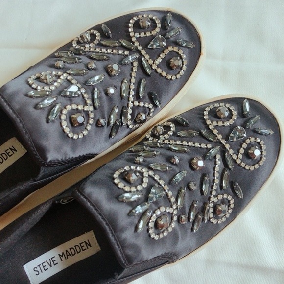 Steve madden, slip on shoes. Excellent condition. - Picture 3 of 9